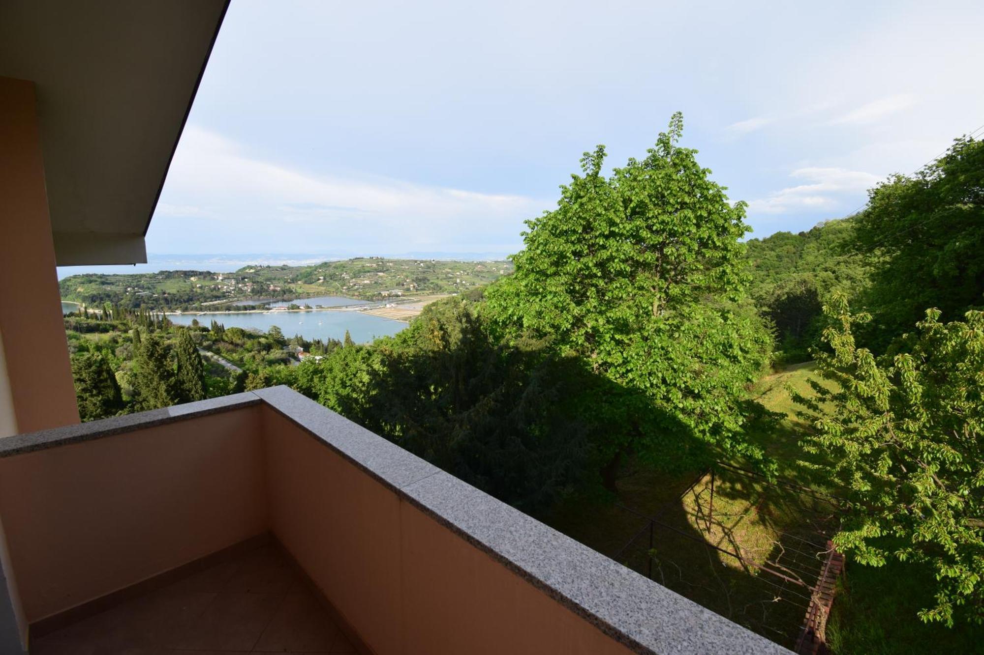 Apartments Bella Vista Lilly Portoroz Exterior photo